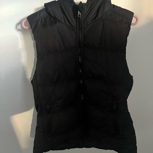 Preloved condition Lululemon black puffer style vest.